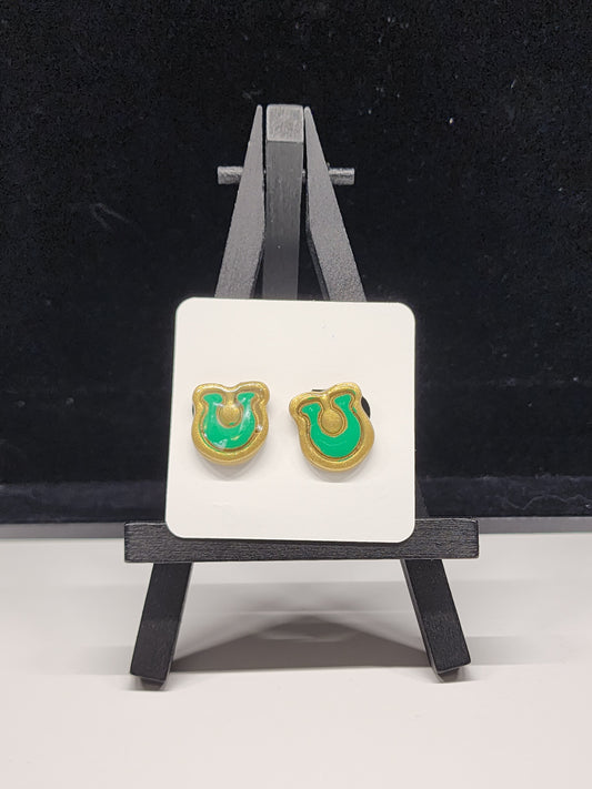 Gold horseshoe stud