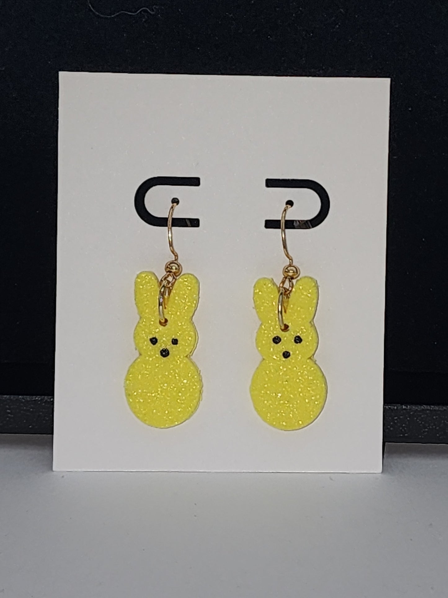 Peep dangle yellow