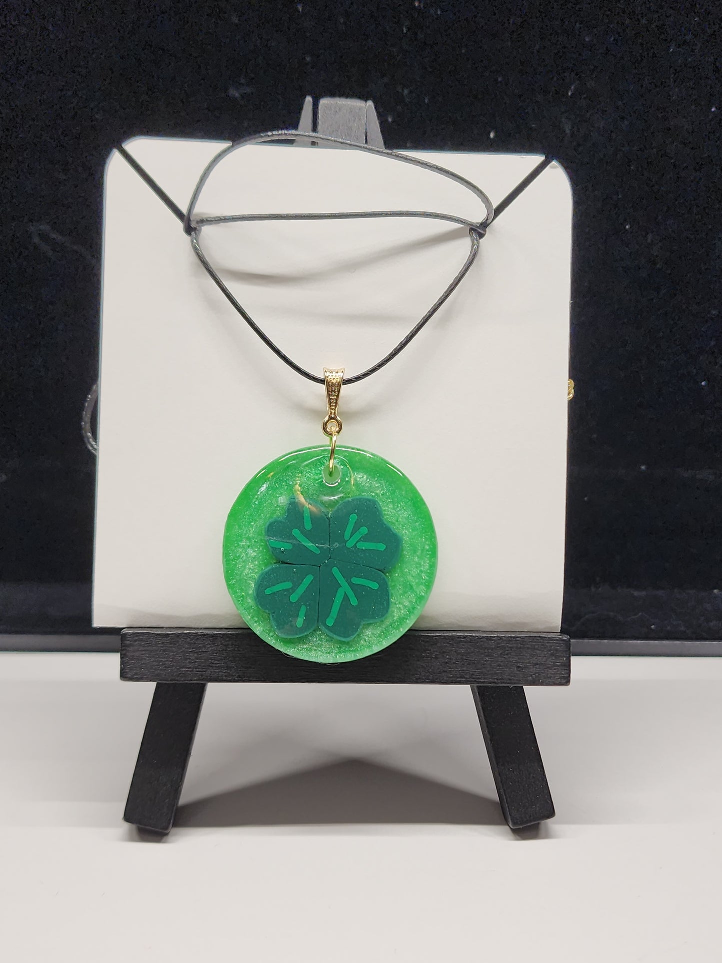 Line Shamrock pendant